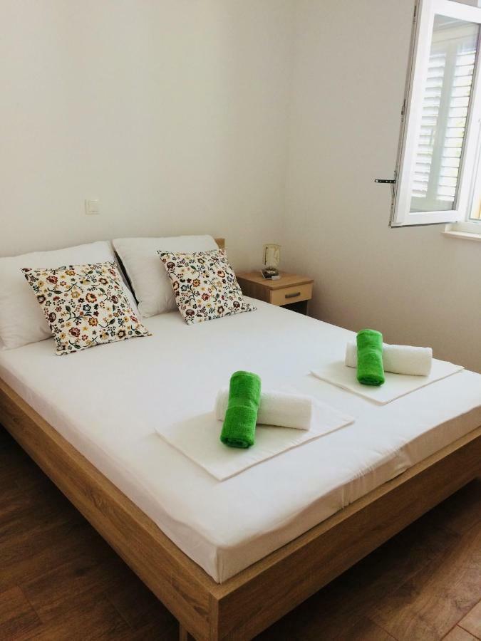 Apartmani Kronjac 밀나 외부 사진