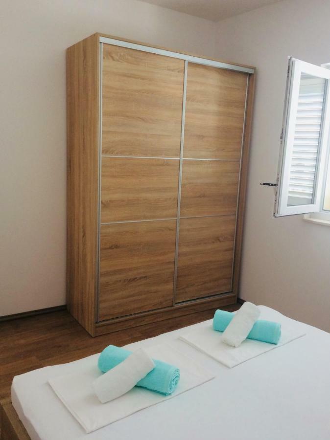 Apartmani Kronjac 밀나 외부 사진